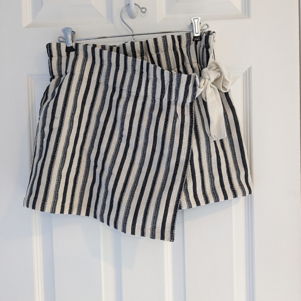 Urban Outfitters Skort